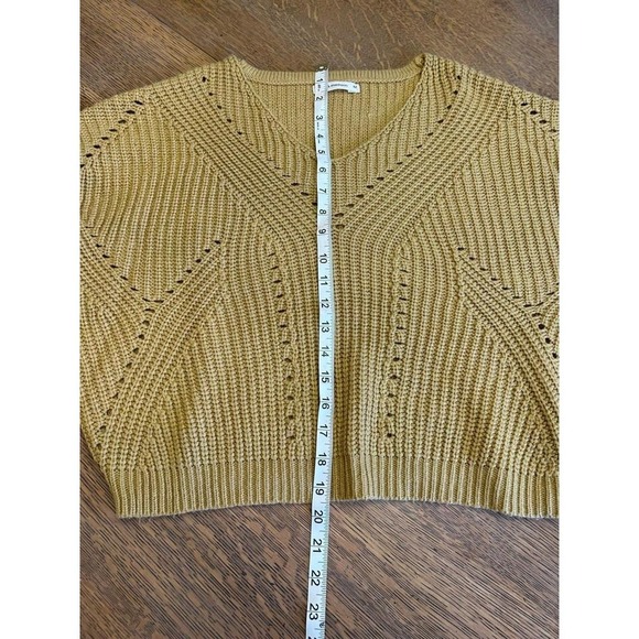 Moon & Madison Women's Cropped Oversized Sweater – Size Medium - Picture 6 of 8